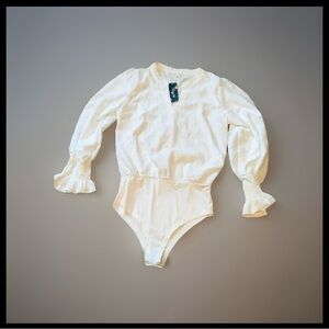 New Blooming Jelly Medium long sleeve white tufted bodysuit